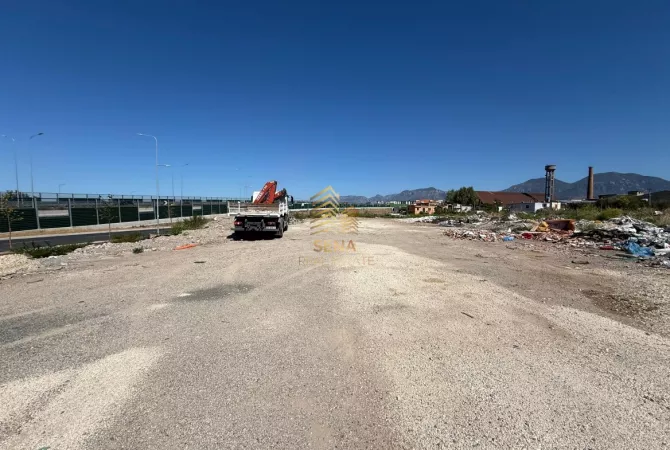 Jepet me qira Toke 1500 m², Laprake -Unaza e Madhe, 2500 Euro 