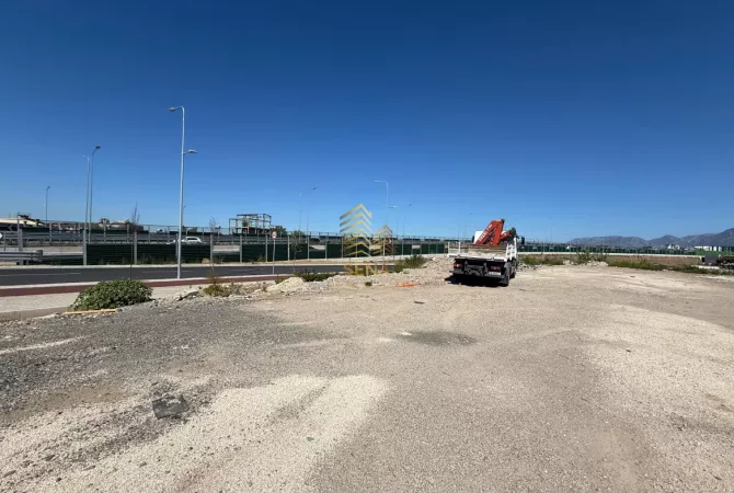 Jepet me qira Toke 1500 m2, Laprake -Unaza e Madhe, 2500 Euro 