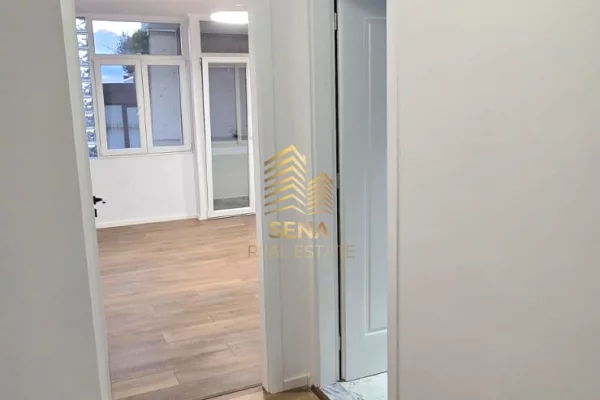 Shitet, Apartament 2+1+2tualete+Blk, Stacioni i Trenit, 218.000 Euro 