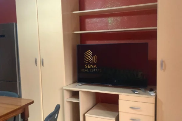 Shtepi me qera Shtepi Private ne Tirane, 1+1, Mobilimi E mobiluar, Pagesa 400  Euro.