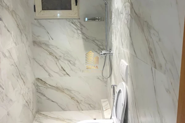 Shtepi me qera Shtepi Private ne Tirane, 1+1, Mobilimi E mobiluar, Pagesa 400  Euro.