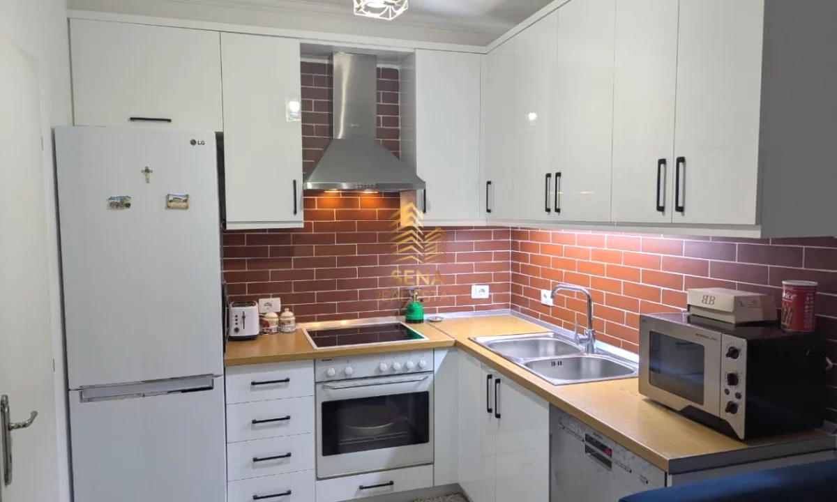 Shtepi me qera Apartament ne Tirane, 1+1, Mobilimi E mobiluar, Pagesa 370  Euro.