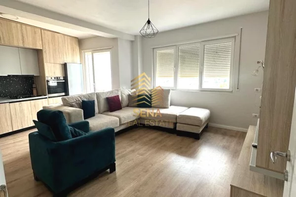 Shtepi ne shitje Apartament ne Tirane, 2+1, Mobilimi E mobiluar, Pagesa 210,000  Euro.