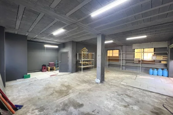 Qira, Magazine 120m2, Don Bosko, 800 Euro