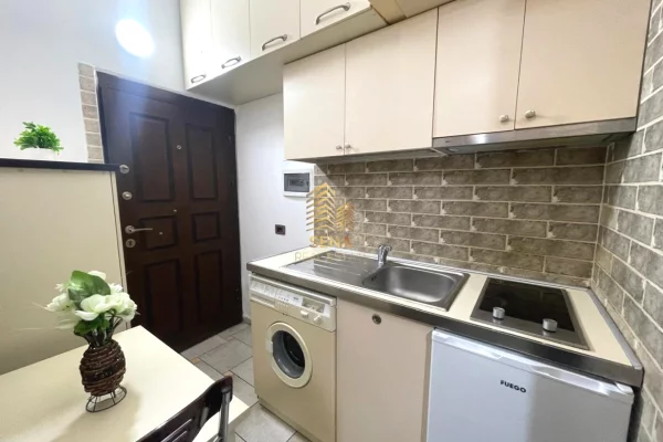 Shtepi me qera Apartament ne Tirane, Garsoniere, Mobilimi E mobiluar, Pagesa 360  Euro.