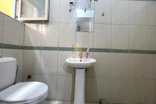 Shtepi me qera Apartament ne Tirane, 1+1, Mobilimi E mobiluar, Pagesa 45,000  Leke.