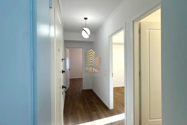 Shtepi ne shitje Apartament ne Tirane, 1+1, Mobilimi Bosh, pa mobiluar, Pagesa 95,000  Euro.