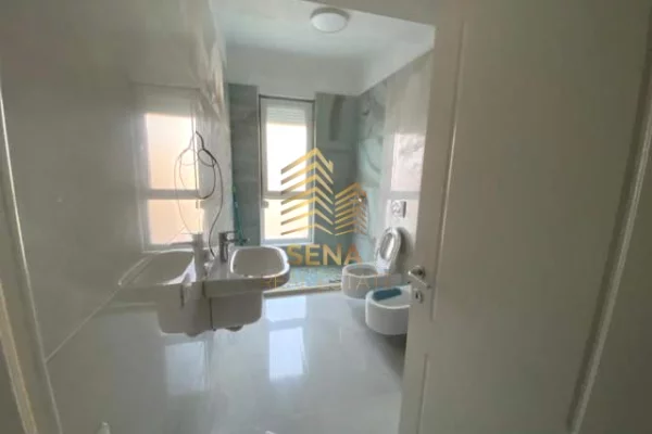 Shtepi me qera Apartament ne Tirane, 3+1, Mobilimi E mobiluar, Pagesa 650  Euro.