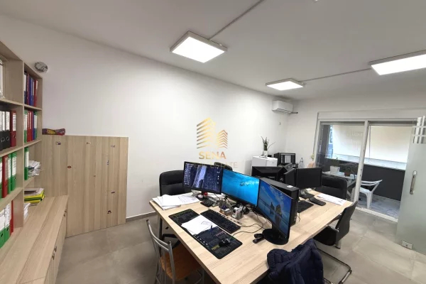 Qira, Ambient biznesi/zyre, Komuna e Parisit, 1000 Euro/muaj