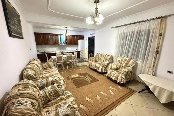 Shtepi me qera Shtepi Private ne Tirane, 2+1, Mobilimi E mobiluar, Pagesa 60,000  Leke.