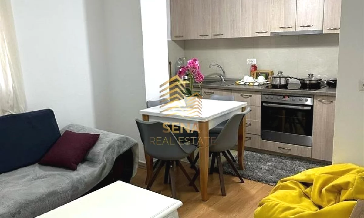 Appartamento in vendita a Tirana 3+1, Arredato