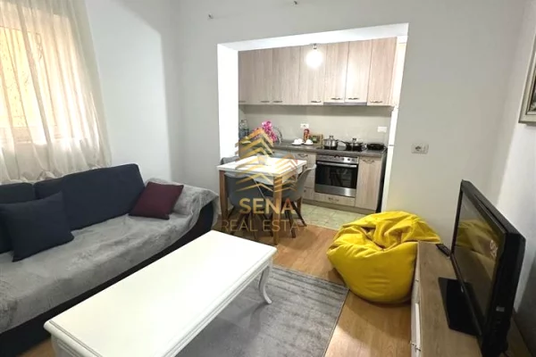 Appartamento in vendita a Tirana 3+1, Arredato