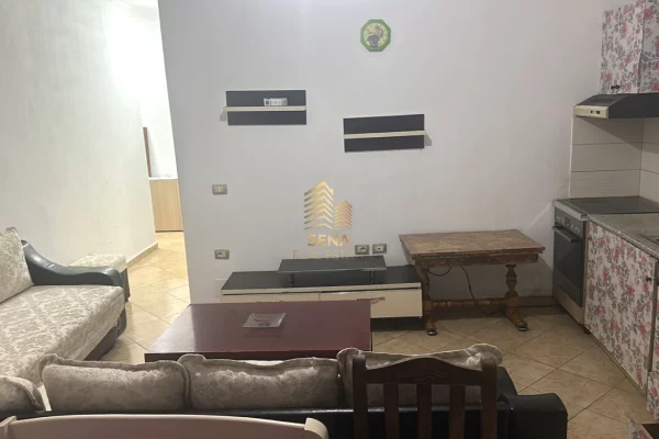 Qira, Hyrje Private 1+1, Ne fund te rruges 5 Maji, 350 Euro/muaj