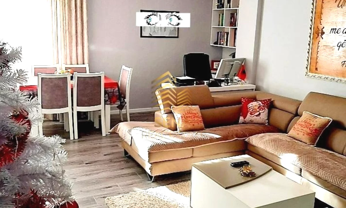 Appartamento in vendita a Tirana 2+1, Arredato