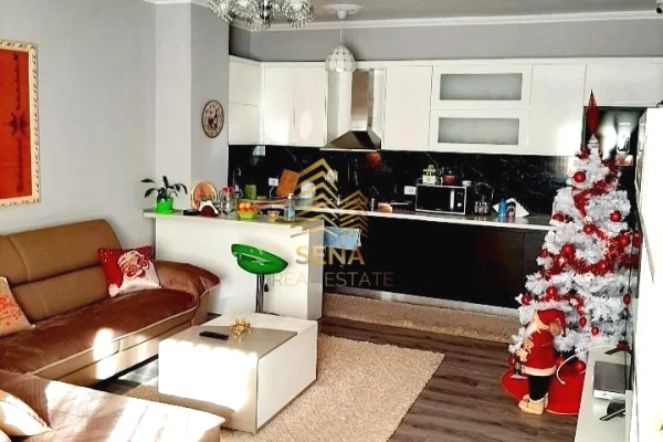 Appartamento in vendita a Tirana 2+1, Arredato