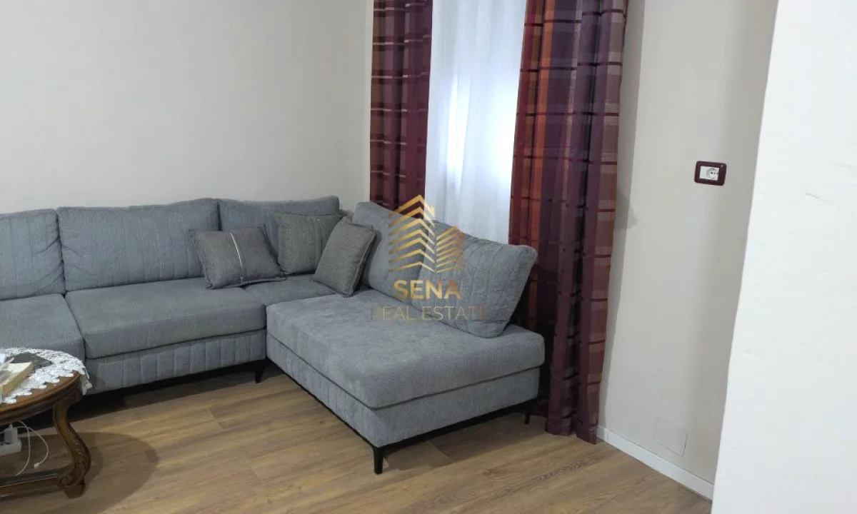 Shtepi me qera Shtepi Private ne Tirane, 1+1, Mobilimi E mobiluar, Pagesa 500  Euro.