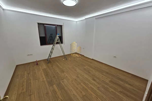 Shtepi ne shitje Apartament ne Tirane, 2+1, Mobilimi Bosh, pa mobiluar, Pagesa 220,000  Euro.