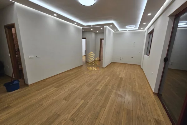 Shtepi ne shitje Apartament ne Tirane, 2+1, Mobilimi Bosh, pa mobiluar, Pagesa 220,000  Euro.