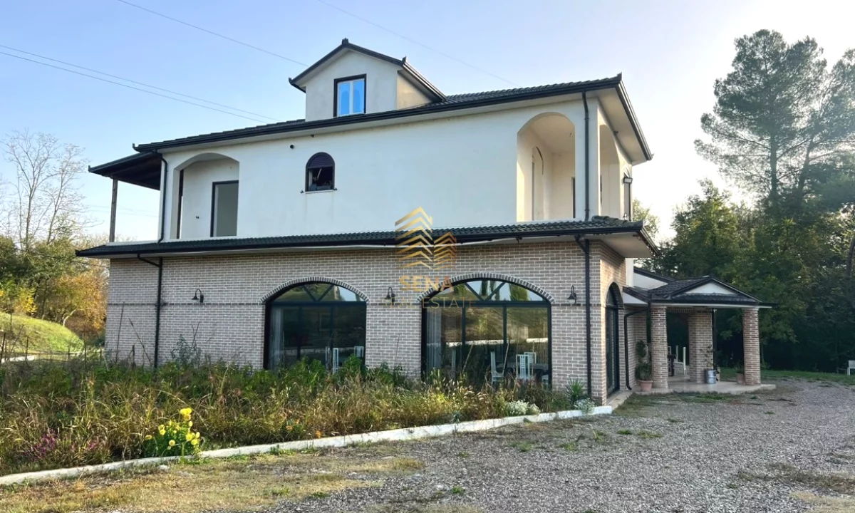 Jepet me qira Objekt biznesi 2 kate Restorant + Hotel, Durres Rruga Kombetare Kombinat – Plepa, 3500