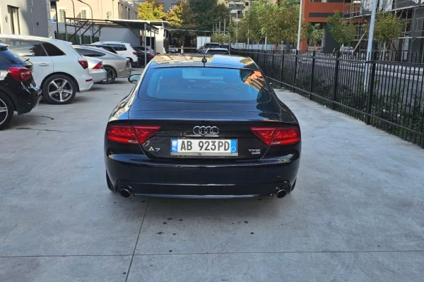 Makina ne shitje ne Tirane, Audi, 2014 Benzine,Kambio Automatik Pagesa 7,999  Euro.