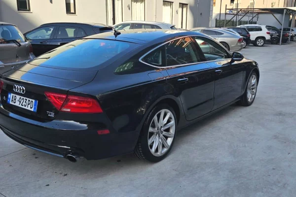 Makina ne shitje ne Tirane - 7,999 Euro