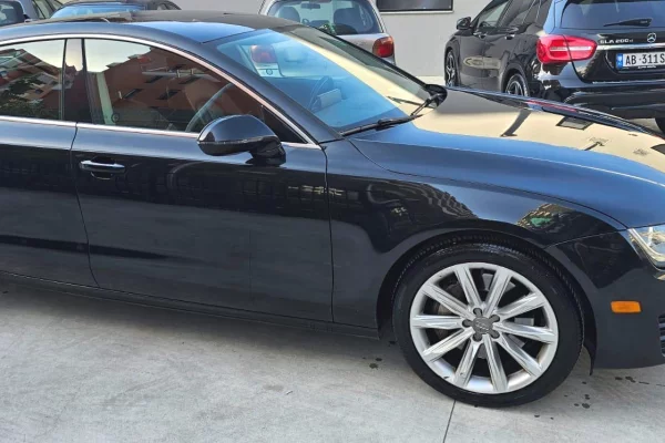 Makina ne shitje ne Tirane, Audi, 2014 Benzine,Kambio Automatik Pagesa 7,999  Euro.