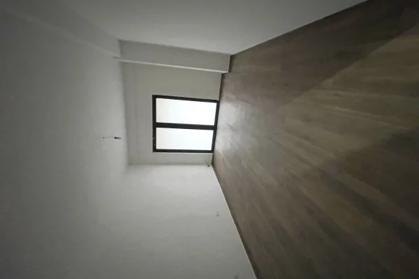 Shtepi me qera Apartament ne Tirane, 3+1, Mobilimi Bosh, pa mobiluar, Pagesa 650  Euro.