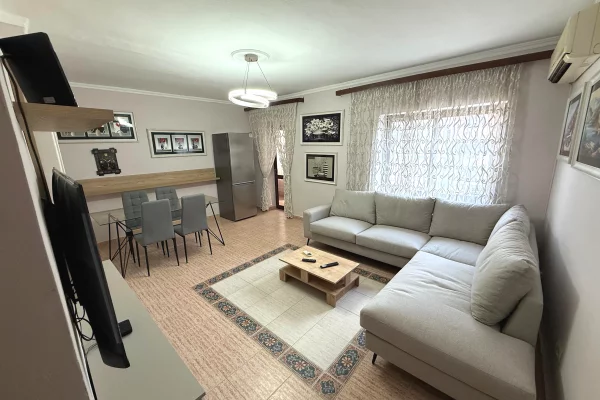 Shtepi me qera 2+1 ne Tirane - 55,000 Leke