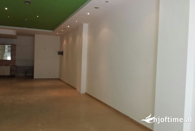 Business Property in Sale 1+1 in Tirana - 375,000 Euro