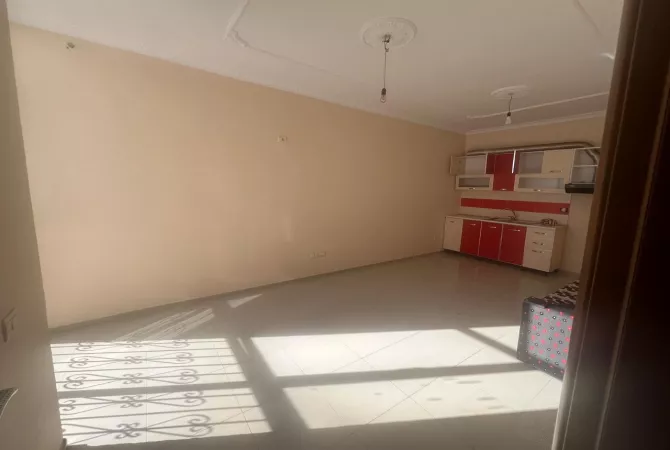 Shitet 2+1+2, Prane Eja Studio, Astir