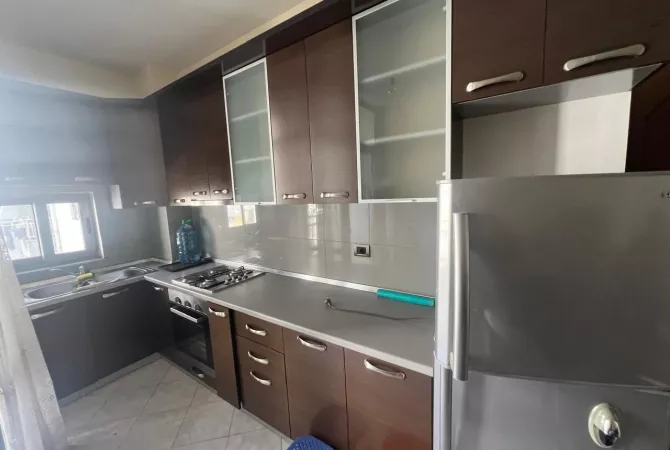 Shitet 2+1+2, Vila L, Astir, Mundesohet Me Kredi