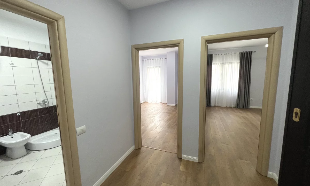 Shtepi ne shitje Apartament ne Tirane, 1+1, Mobilimi Bosh, pa mobiluar, Pagesa 10,700,000  Leke.