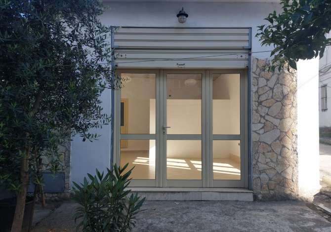 Ambient biznesi me qera 1+1 ne Elbasan - 35,000 Leke