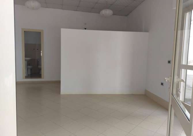 Ambient biznesi me qera 1+1 ne Elbasan - 35,000 Leke