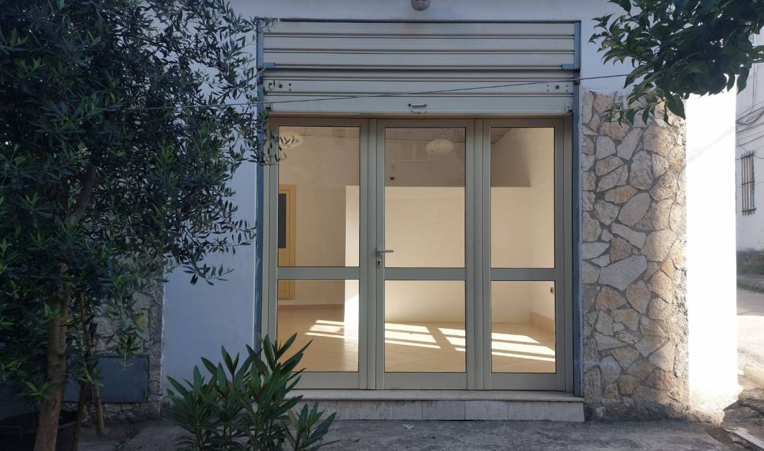 Jepet ambient biznesi me qera ne qender te Elbasanit