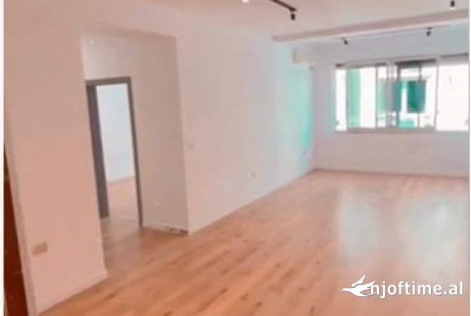 🛎️Jepet Apartament 2+1 me Qira Per Zyra ne Bllok 🛎️