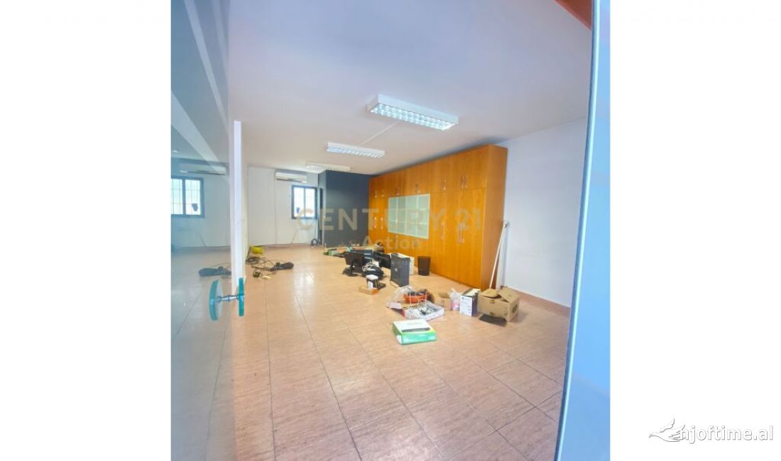 SHITET NJESI SHERBIMI PRANE STADIUMIT 