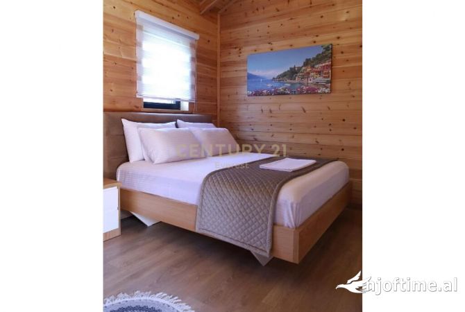 Ambiente Commerciale in Vendita 5+1 a Pogradec - 15,000,000 Euro