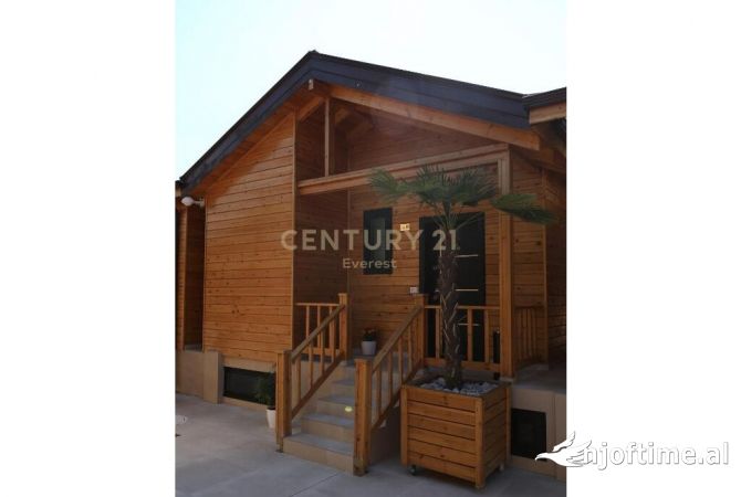 Ambiente Commerciale in Vendita 5+1 a Pogradec - 15,000,000 Euro