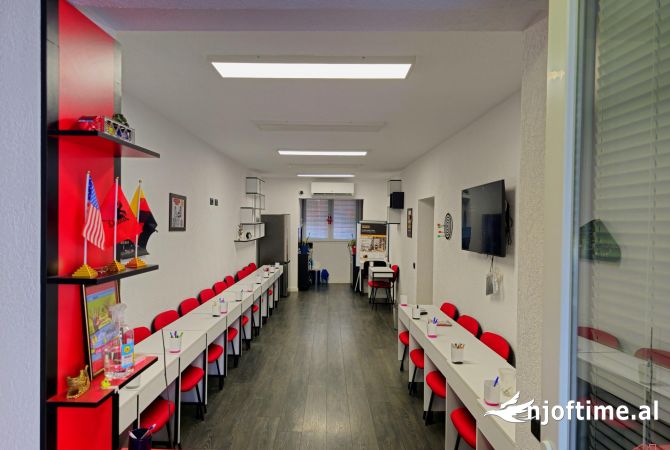 Business Property for Rent 3+1 in Tirana - 800 Euro