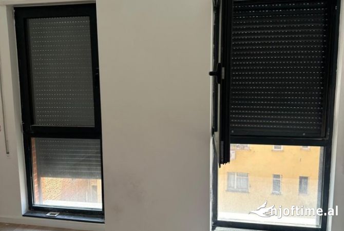 Ambiente Commerciale in Affitto 3+1 a Tirana - 800 Euro