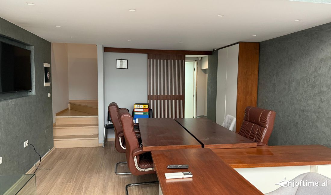 SUPER OKAZION!!! SHITET AMBIENT KOMERCIAL TEK KOMUNA E PARISIT!