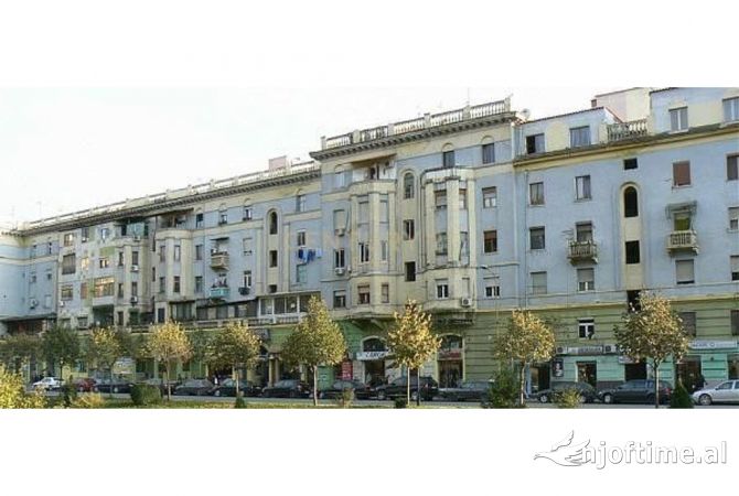 Jepet me qira ambient komercial tek Ish Blloku!