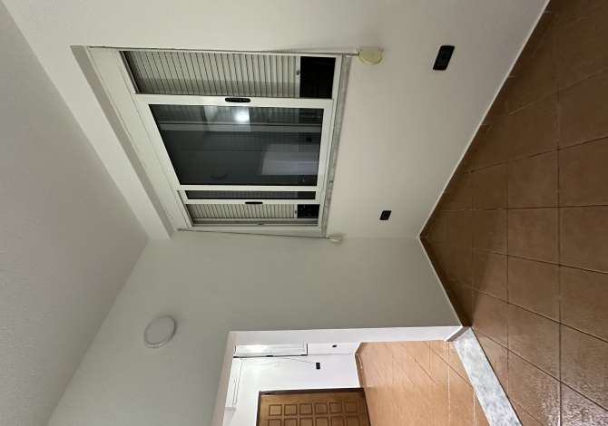 Ambient biznesi me qera 3+1 ne Tirane - 35,000 Leke