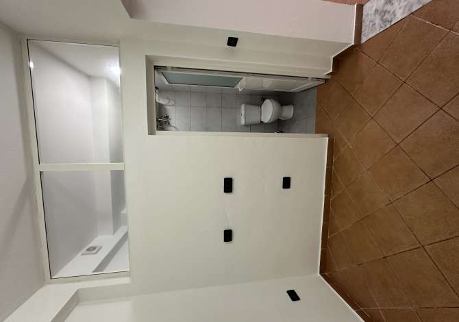 Ambient biznesi me qera 3+1 ne Tirane - 35,000 Leke