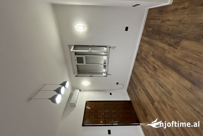 Ambjent me qera te Garda