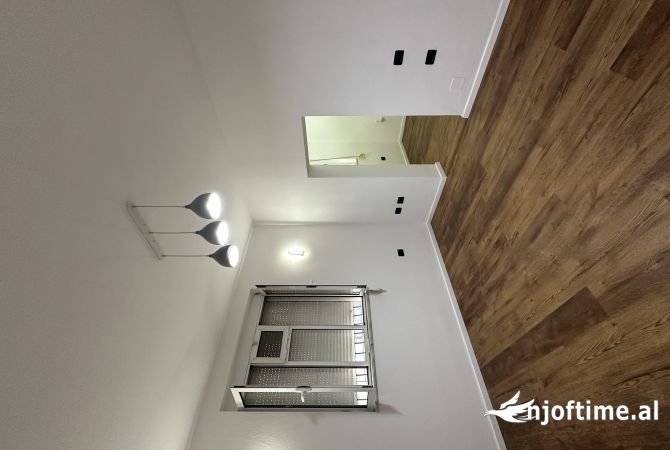 Ambjent me qera te Garda