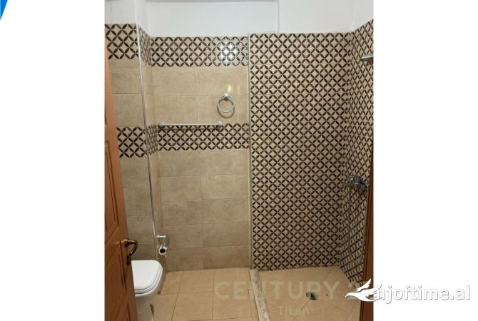 Appartamento in vendita a Tirana 2+1, Arredato