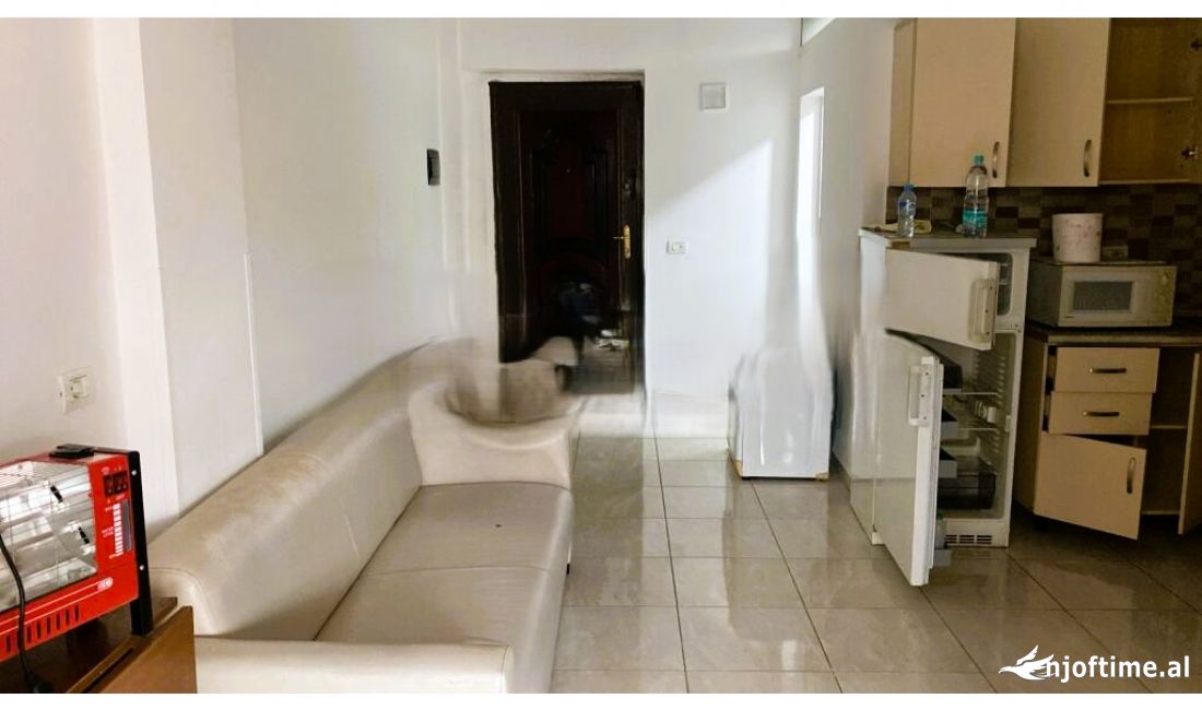 Shtepi ne shitje Apartament ne Tirane, 1+1, Mobilimi Pjeserisht e mobiluar, Pagesa 82,500  Euro.
