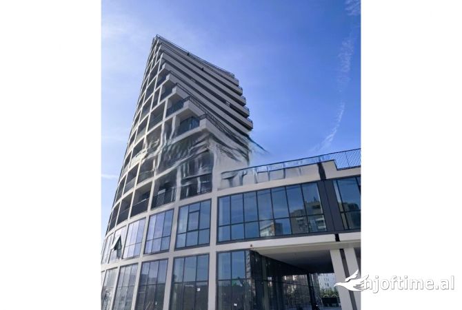 Ambiente Commerciale in Affitto 3+1 a Tirana - 4,000 Euro